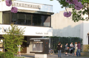 Die Tage der Stadthalle Jülich sind gezählt. Foto: tee