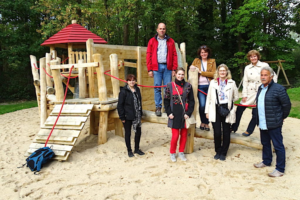 Die Kletterburg mit echten Kletterfelsen in der Königsberger Straße begeistert die Kinder. Foto: Stadt Jülich