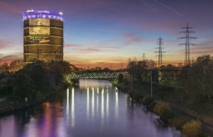 Oberhausen – im Bild der Gasometer - ist am 10. und 11. Mai Ziel des Sonderzugs der Rurtalbahn. Insgesamt werden 2000 Tickets für die beiden Ausflüge im Rahmen der Kreis Düren-Tage verlost. Einsendeschluss für Bewerbungen um die Karten ist am 8. März. Foto: Guido Alfes