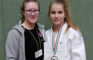 Coach Dorothea Scherer und die Vizemeisterin Emilia Meffert. Foto: Judoclub Jülich