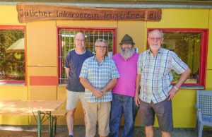 v.l.n.r.: Richard Achten (2. Vorsitzender), Manfred Kochs (1.Vorsitzender), Eduard Langer, Roland Rosenbauer (langjähriger 1. Vorsitzender). Foto: Dennis Prudlik